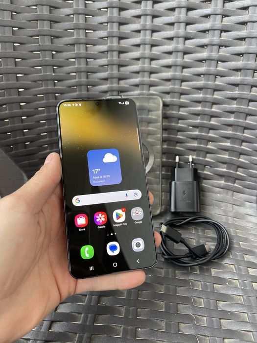 • Samsung • S22+ Plus •