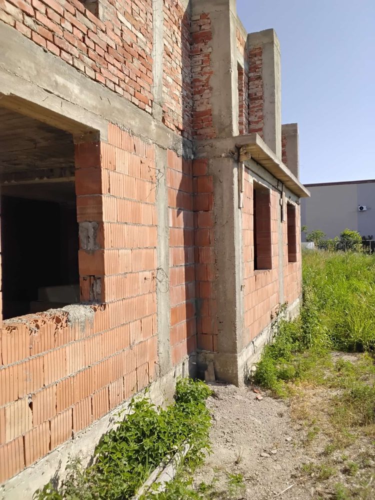 Duplex in rosu - Cartier Privat - Cititi descrierea
