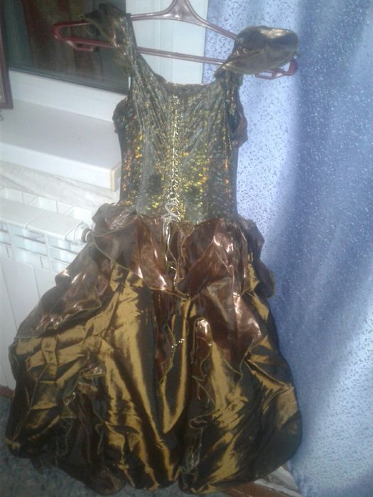 Продам праздничное платье