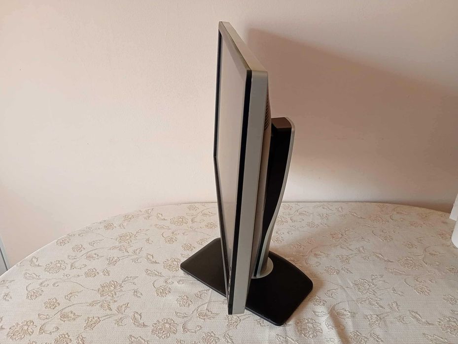 Монитор DELL U2412M 24 Инча