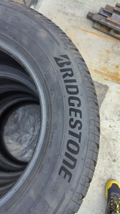 Anvelope iarnă bridgestone 235 65 r17 dot 2023