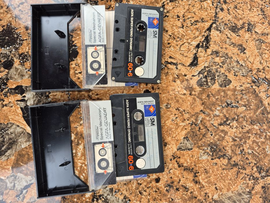 Vând 9 casete audio originale marca Agfa de 60 minute cu muzica mixta