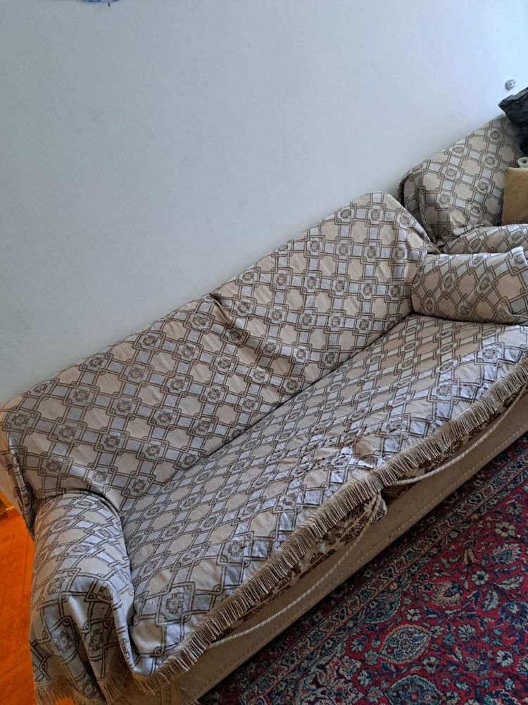 Диван в хорошем состоянии