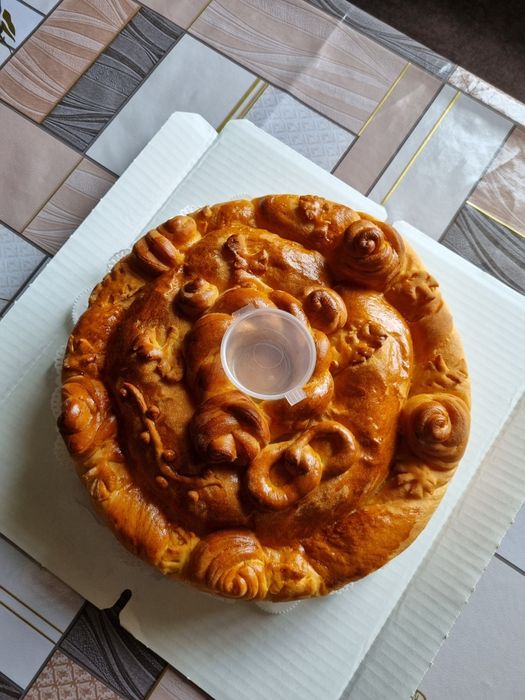 Свадебный сдобный каравай. Каравай для встреч гостей