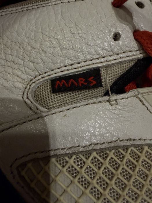 Jordan 270 Mars (sireturi custom)