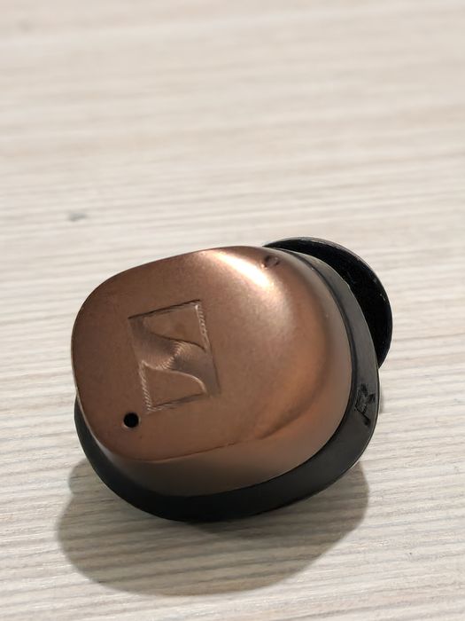 Casca stânga, casca dreapta momentum tw4