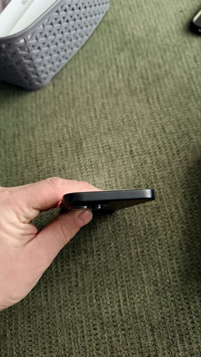 Vand iphone 15 negru 128 gb 94 % baterie