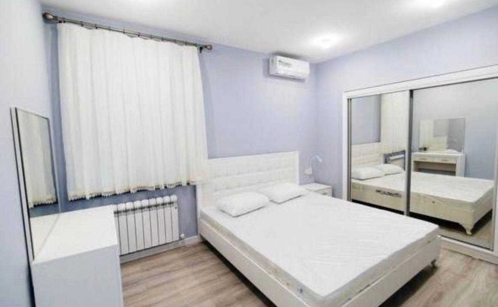 Сдаётся квартира 2-х комнатная  на Мирзо-Улугбекский 304*