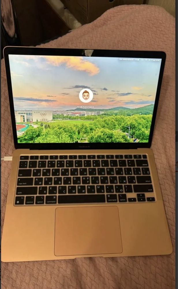Продам MacBook Air