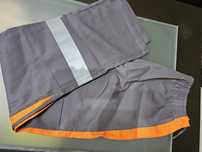 Pantaloni de salopetă mărimea 42 și 46