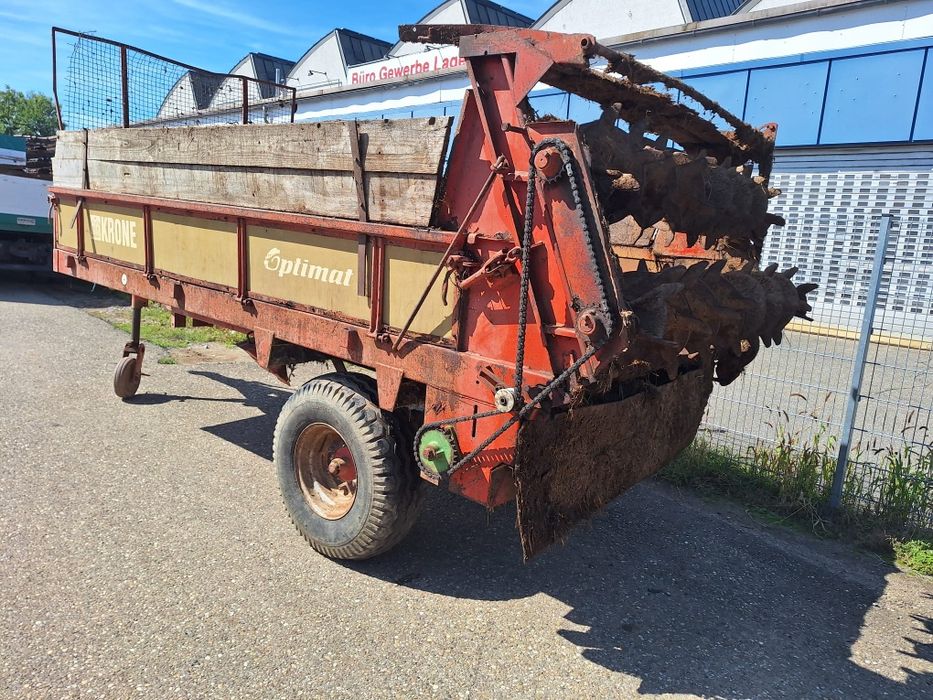 Ремарке за оборска тор тороразхвърлящо ремарке