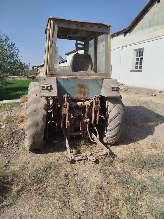 Traktor sotiladi jihozlari bilan birga, oladigan qiziqadigan keishi mn