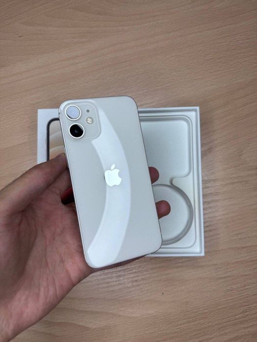 Iphone 12 ideal.