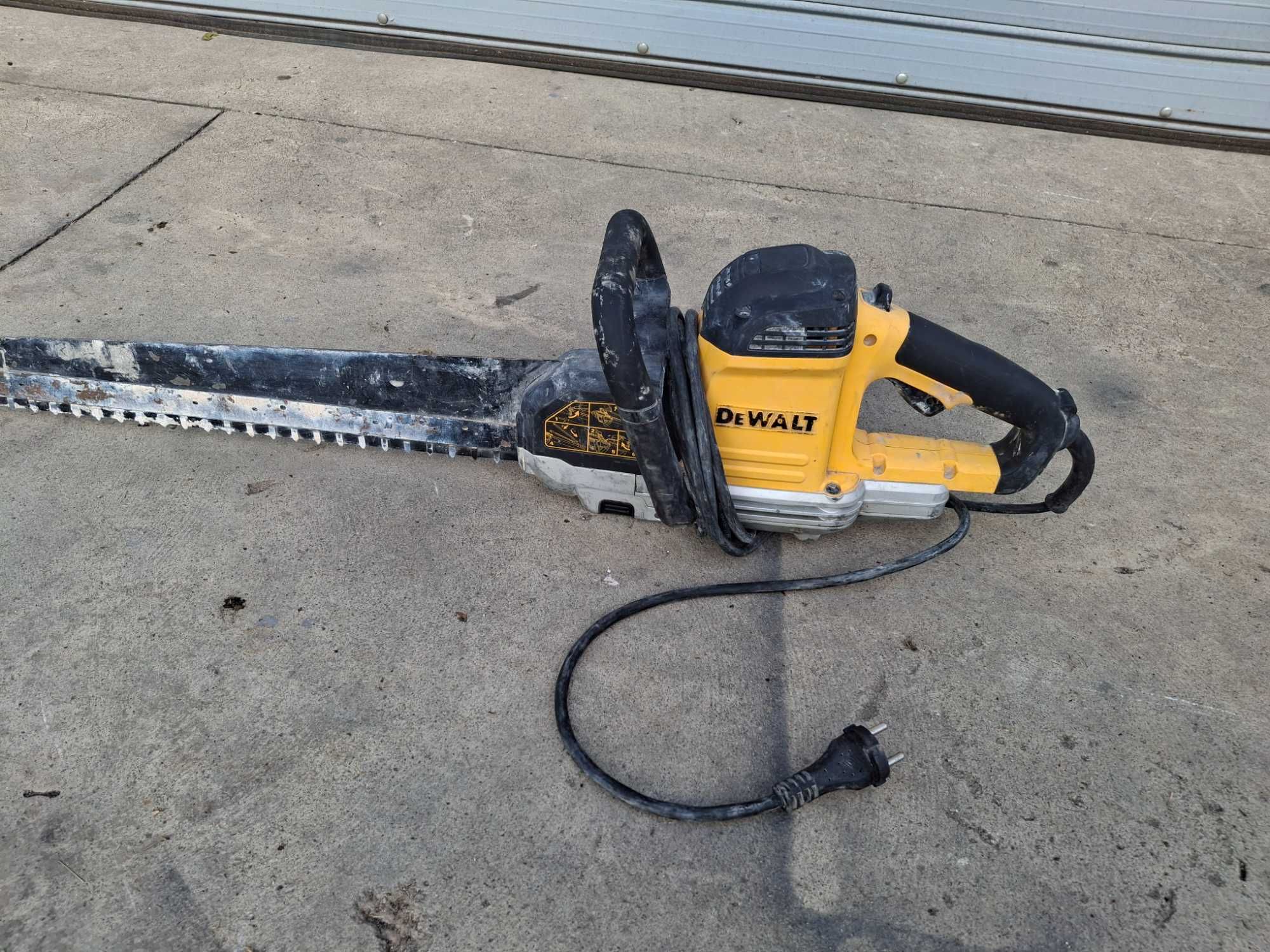 Eлектрически трион за рязане на тухли DeWALT
