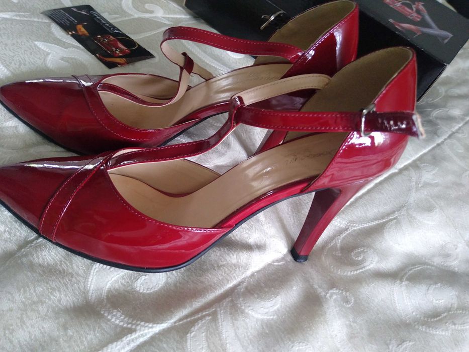 Sandale din piele, ptr. dame cochete, pe roșu , marimea39