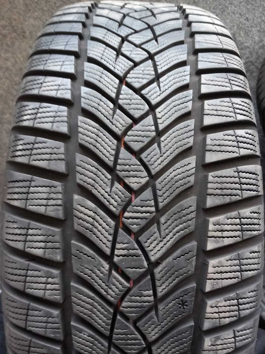 Jante Mercedes W447 Vito V Class Anvelope iarna top GoodYear 245 45 18