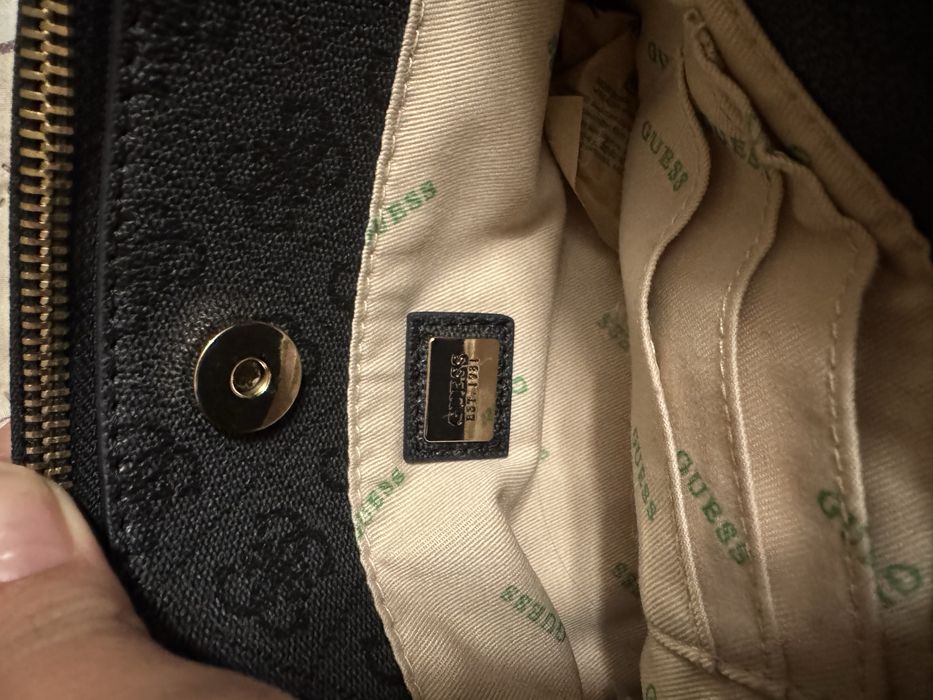 Оригинална дамска чанта Guess