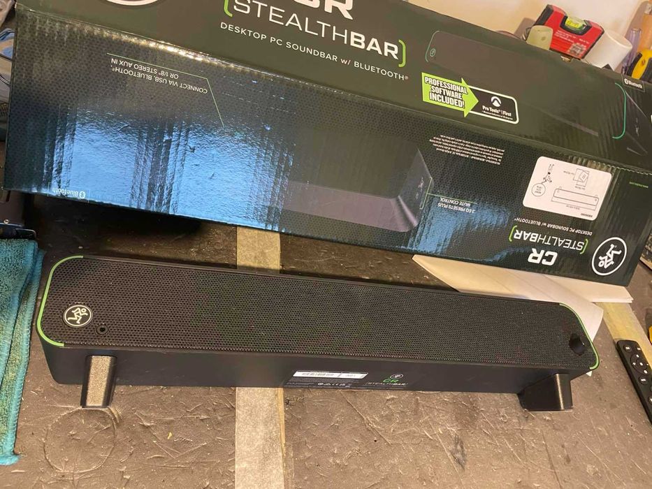 продавам  Mackie CR StealthBar