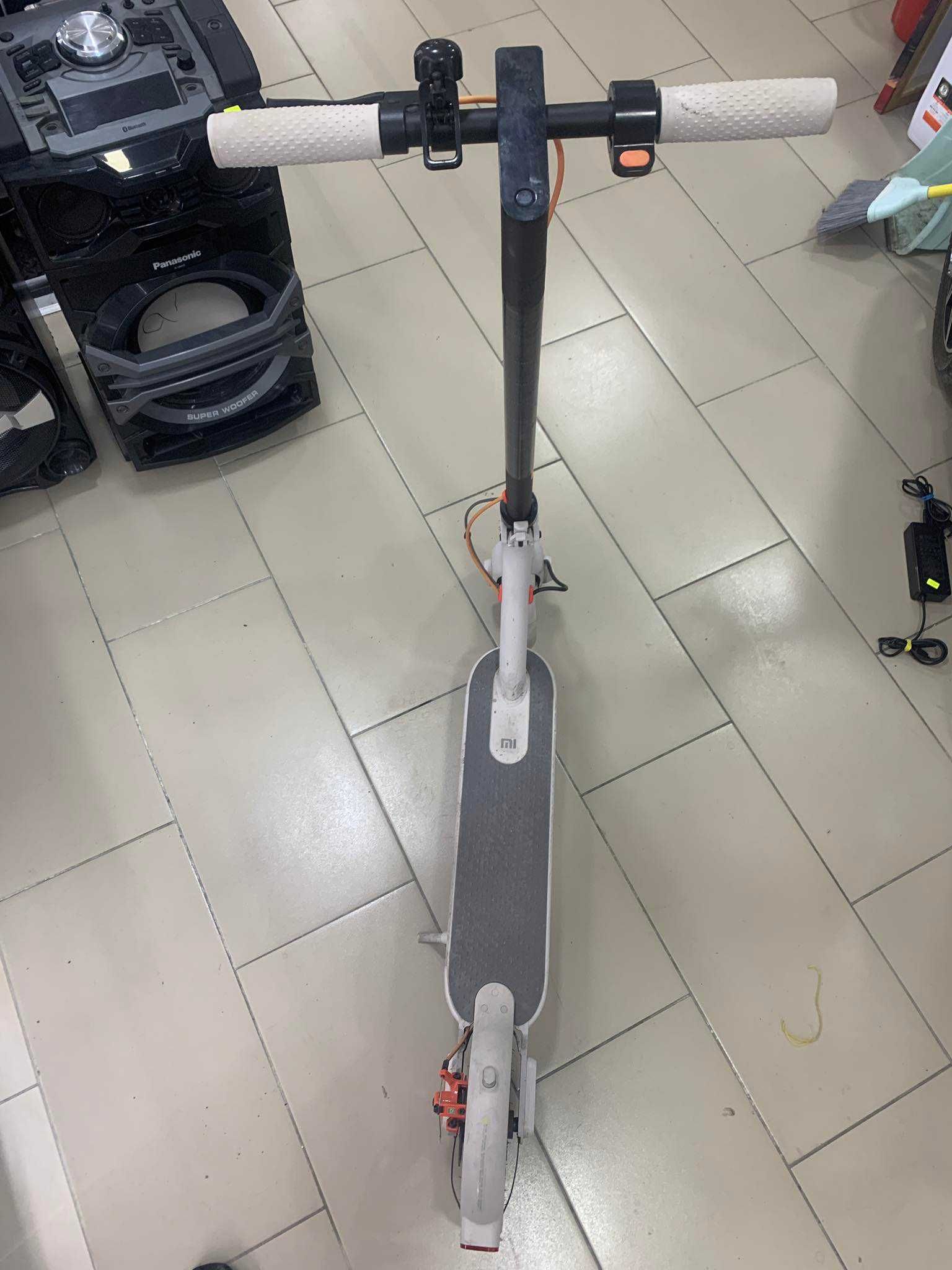 Xiaomi Mi Electric Scooter 3 Електрически скутер Light Grey