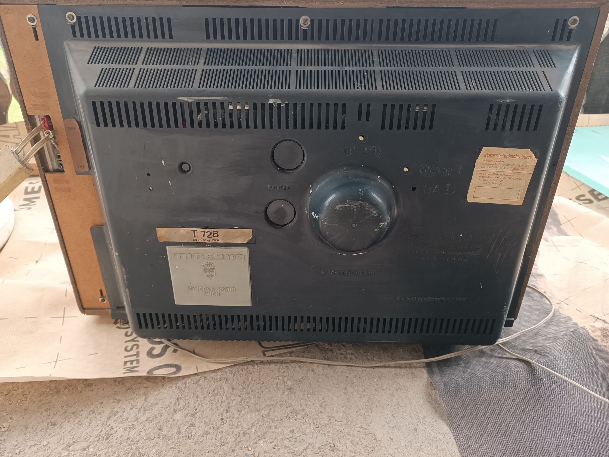 Продавам стар РАБОТЕЩ телевизор Minerva t 728