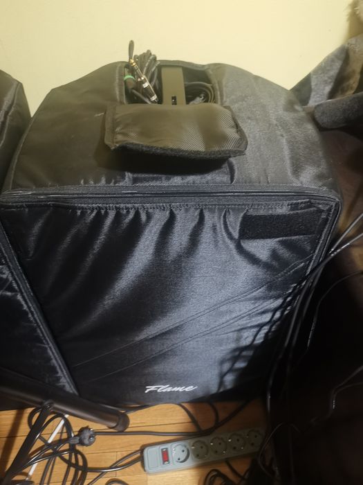 Vând set boxe active RCF art 715-a în huse cu mixer și conectica