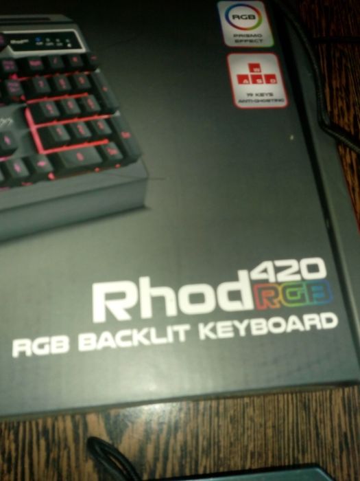 Геймърски слушалки с микрофон RAZER KRAKEN/имат забележки/клавиатури