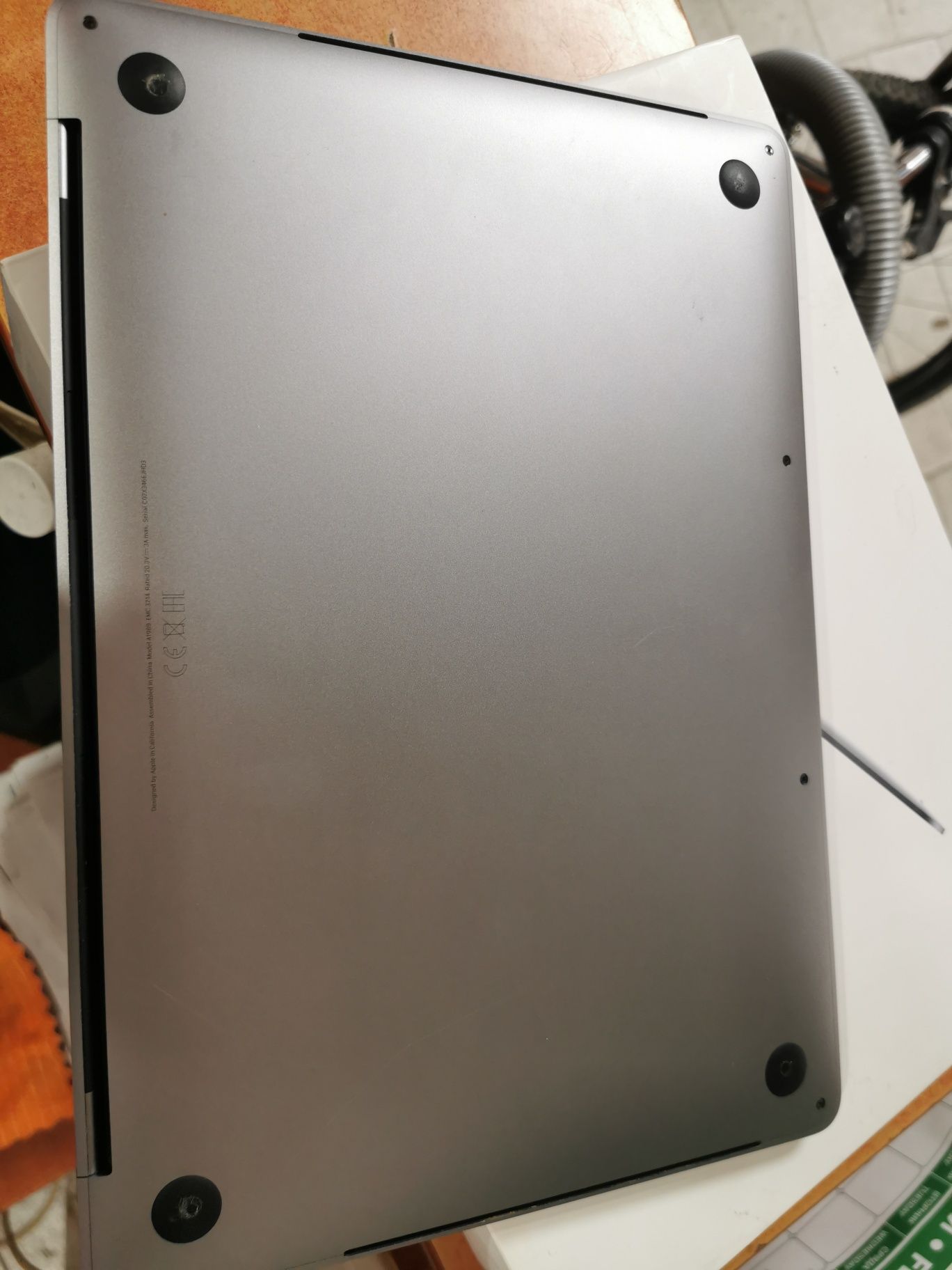 Лаптоп Aplle MacBook PRO 500GB Model:A1989