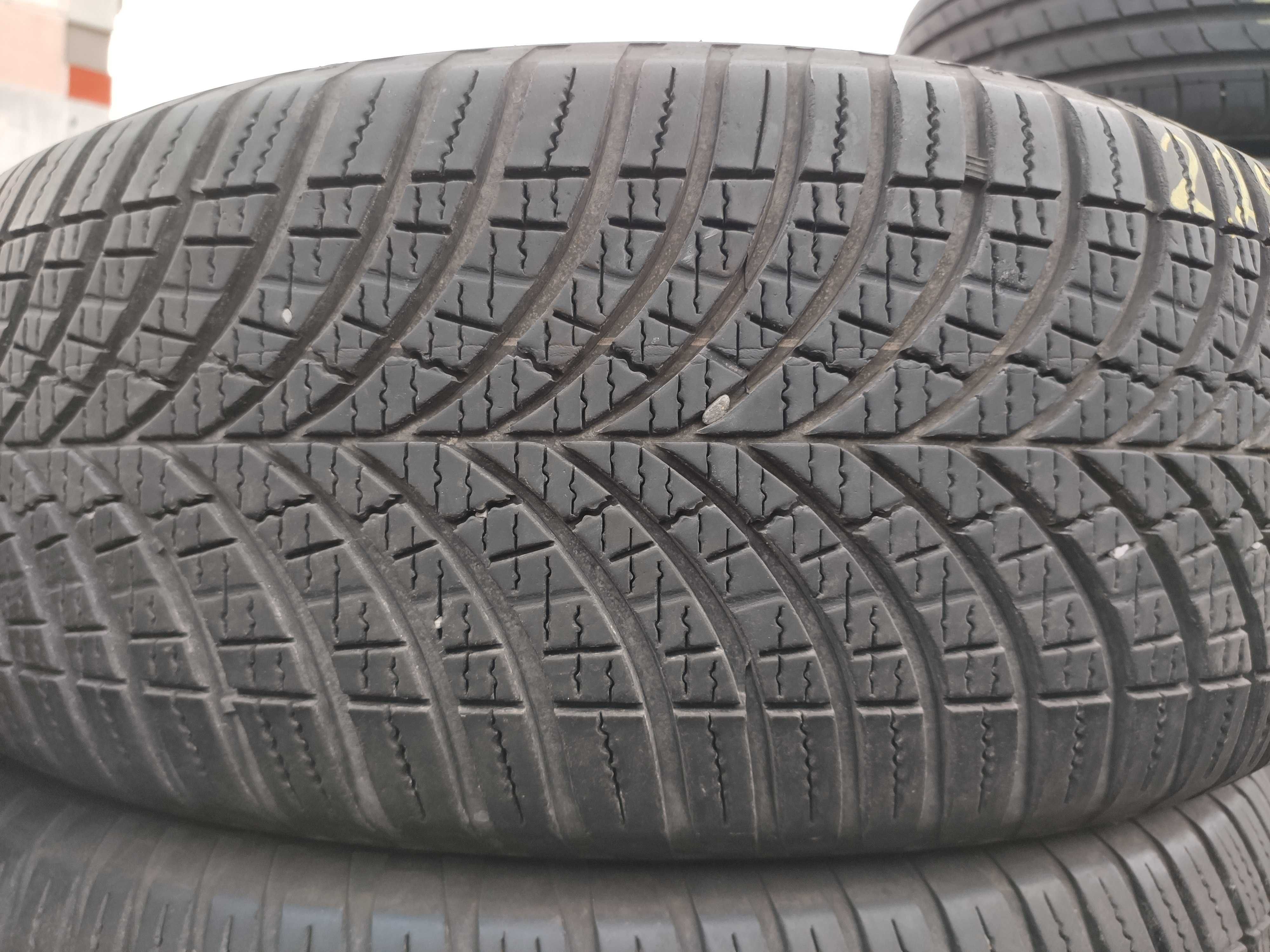 2бр Всесезонни гуми 225 55 18 - Goodyear - DOT 2022
