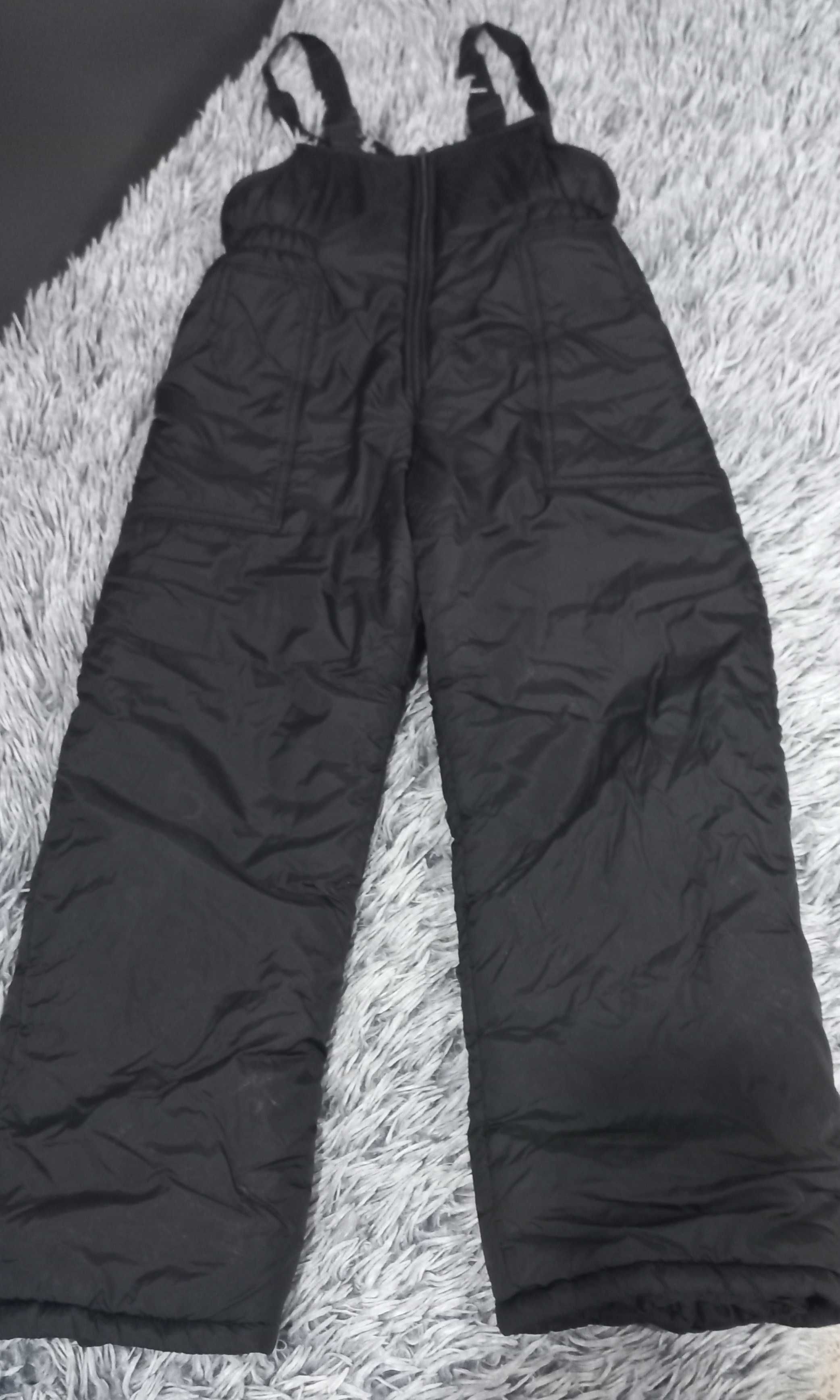 Продам чёрные болоневые штаны р 134