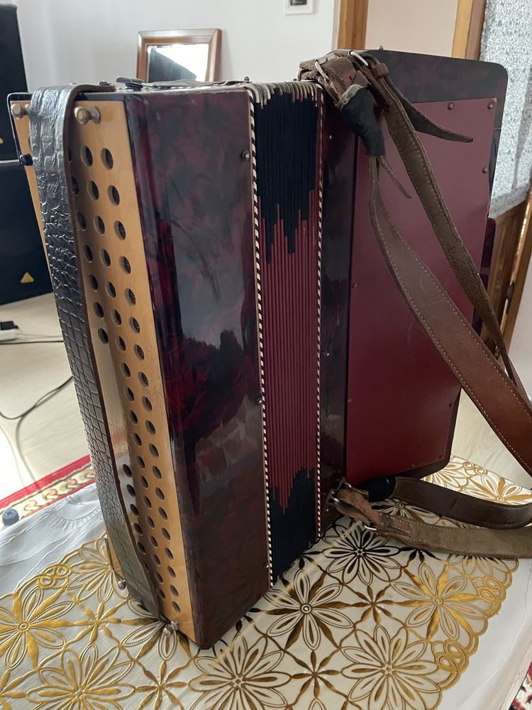 Acordeon Hess 120 bași 2 registre