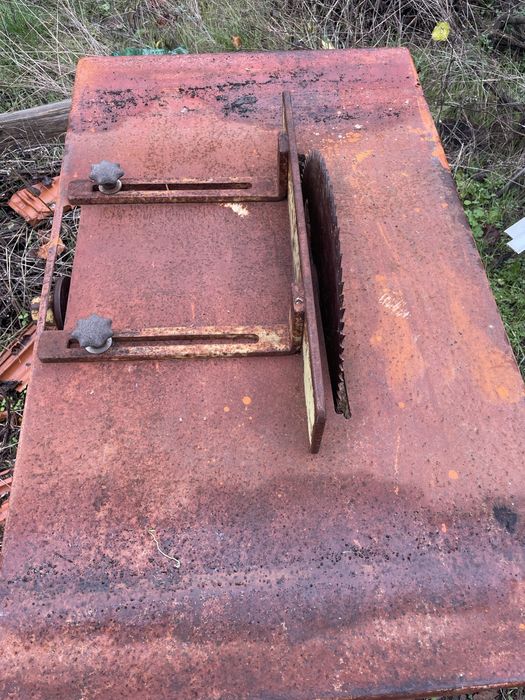 Продавам циркуляр