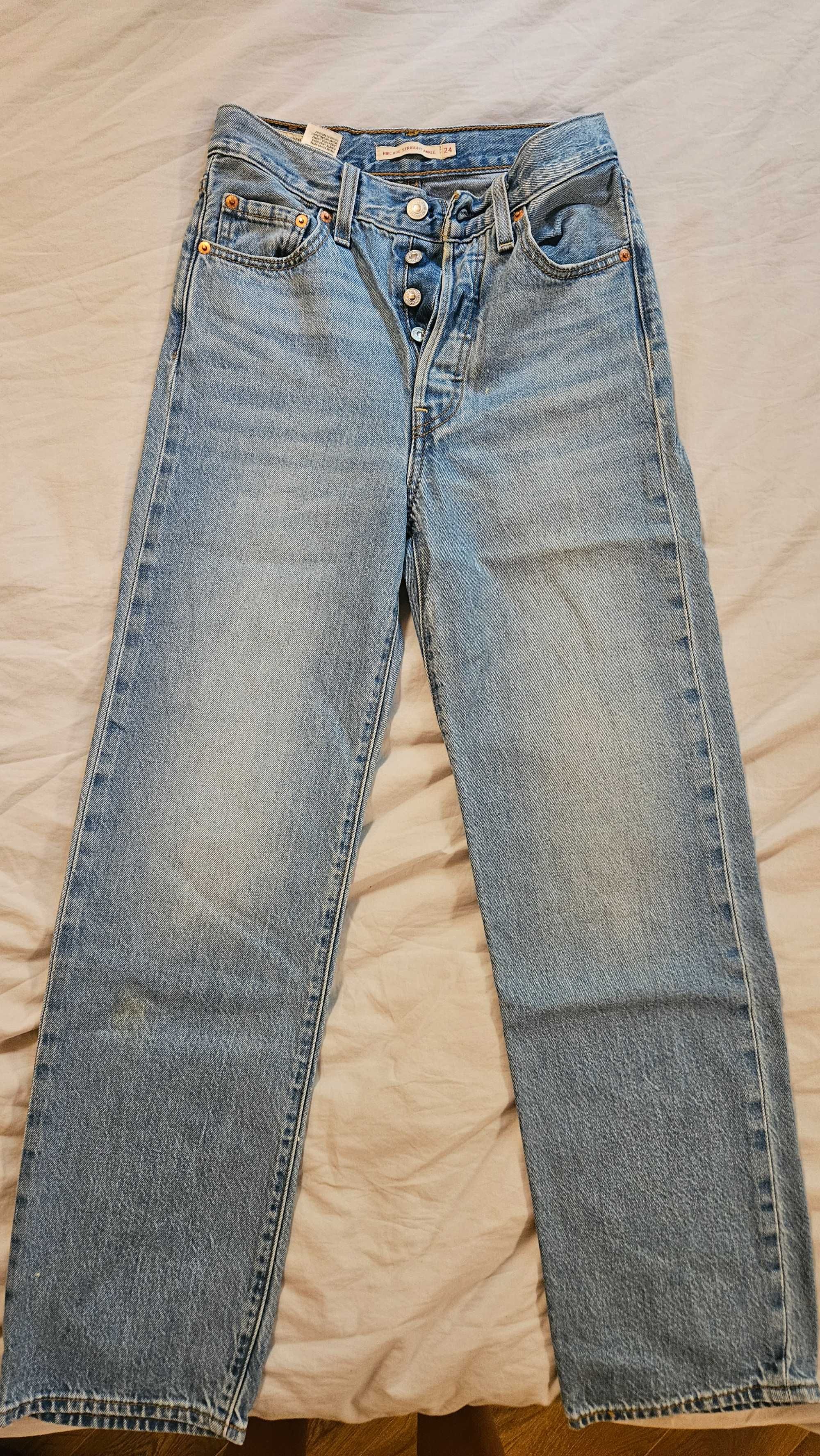 Дънки на Levis дамски