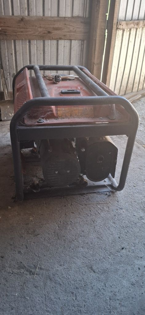 Vând generator electric