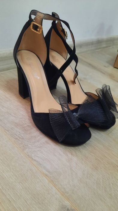 Pantofi negri eleganti