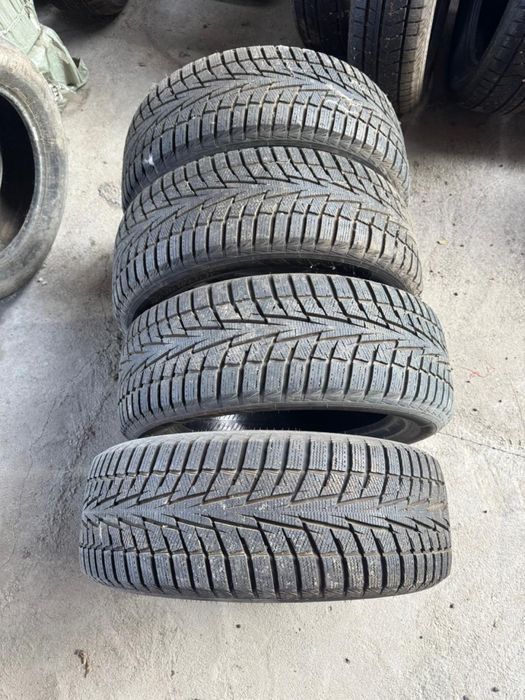 Зимние резины  245/55R19  производство Германия  почти новые