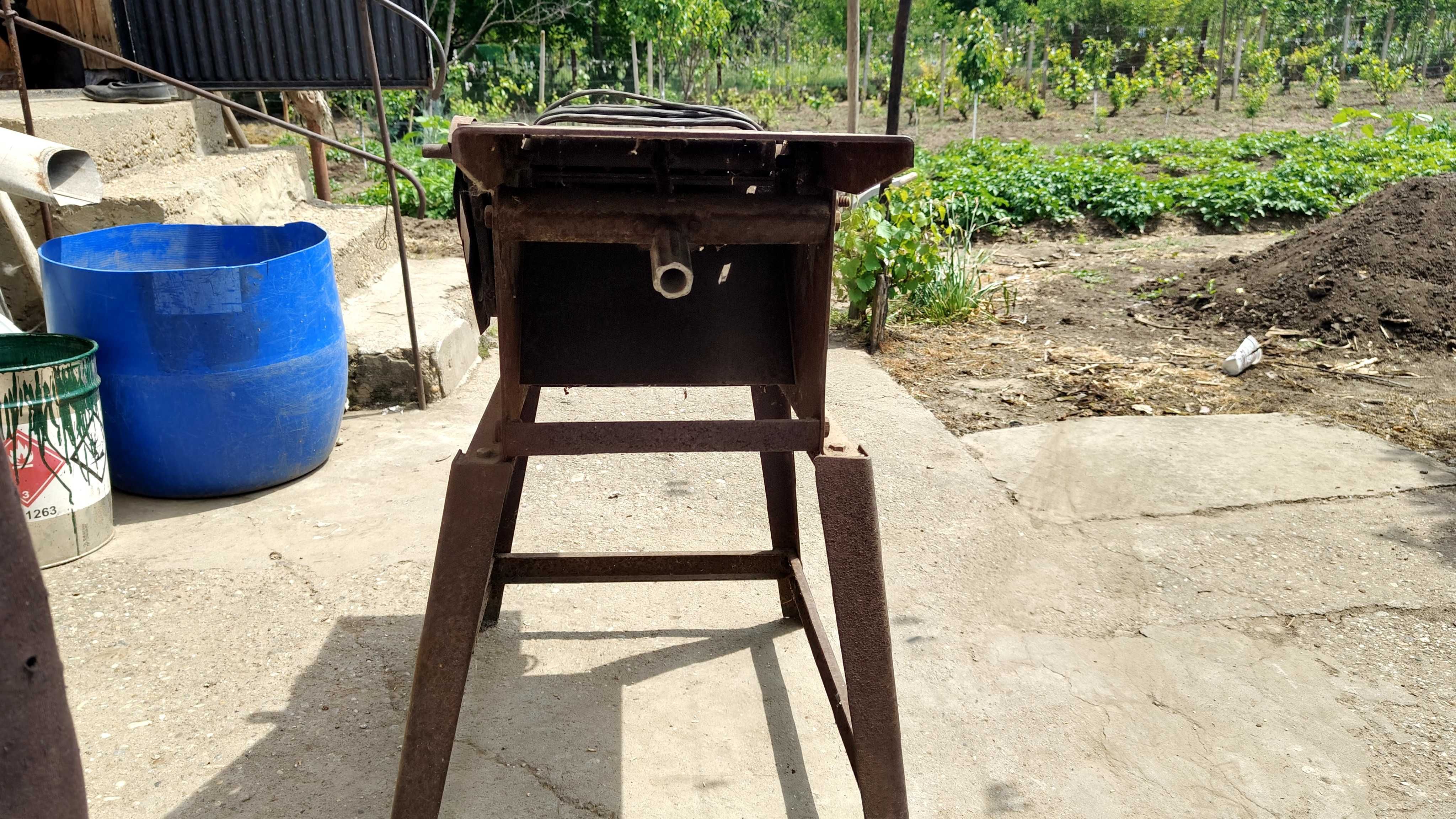 Продавам Абрихт.