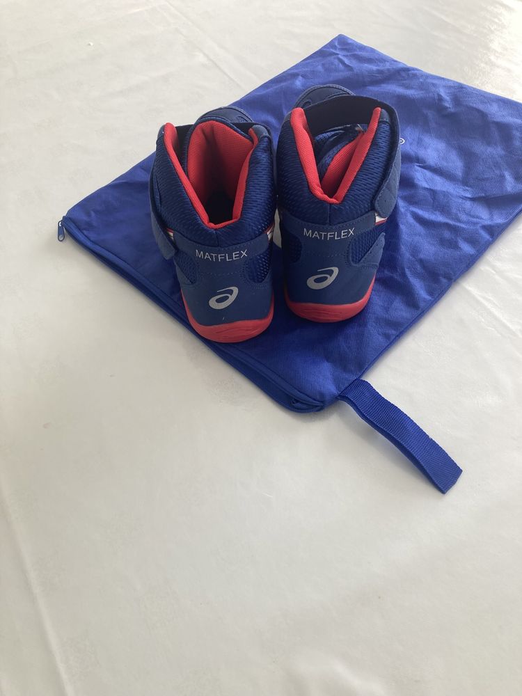 Продам борцовка Asics