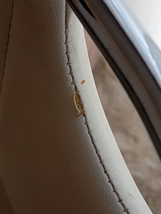 4 трапезни стол - общо 140 лв.