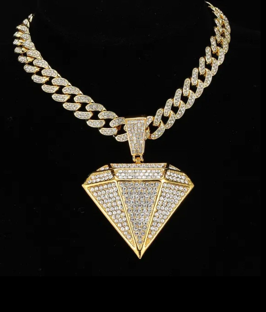 Lanț Cuban + pandantiv diamant
lung. 50 cm , pand. 7.4 cm X 5.4 cm
