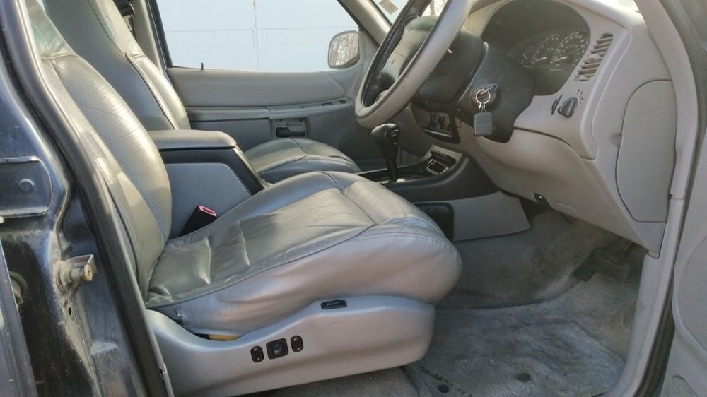 Ford Explorer на части