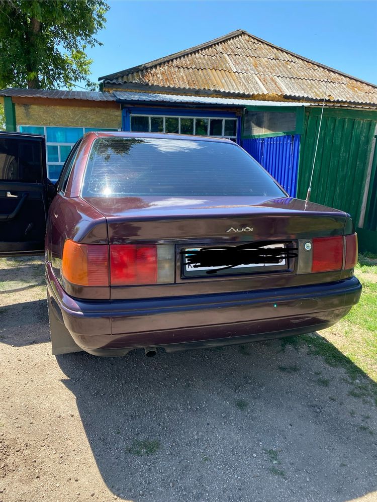 Продам Audi100 обьем 2,3