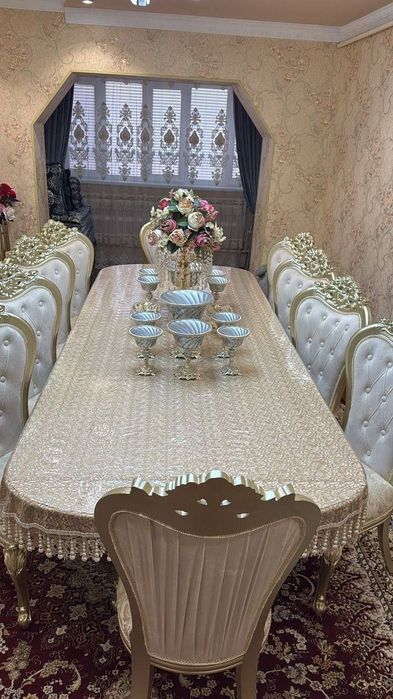 Спалний мебель и стол стуллар сотилади