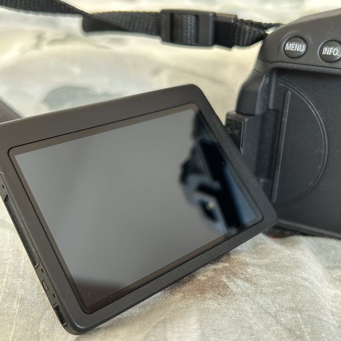 Aparat foto dslr Canon EOS 700D