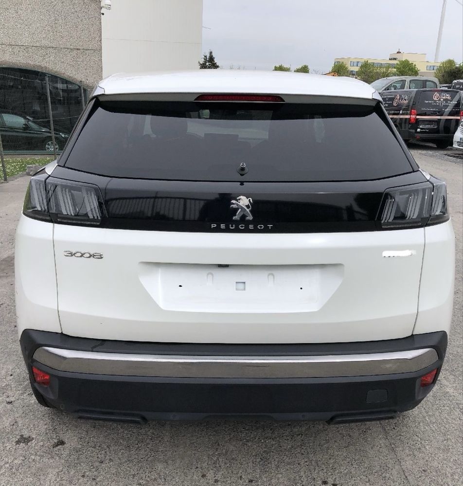 Dezmembrez Peugeot 3008 II GT-line facelift 1.5 hdi Yh01 2022 d europa