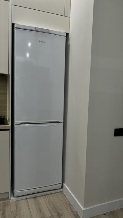 Холодильник Новый!!! Indesit