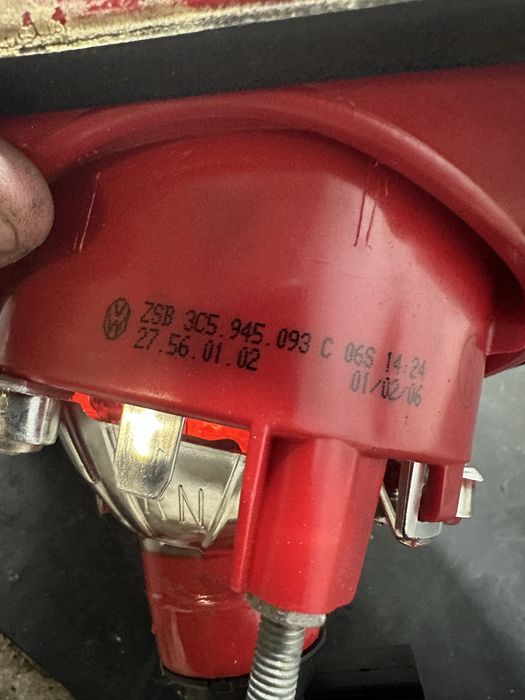 Stop stanga spate portbagaj Volkswagen Vw Passat B6