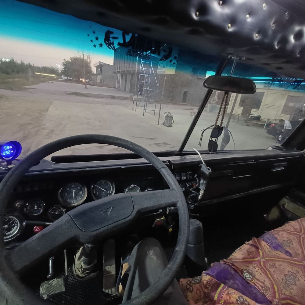 Kamaz srochni sotiladi