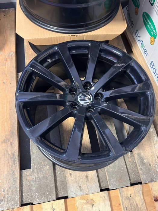Jante Omanyt VOLKSWAGEN 19" Memphis 5N0601025K
