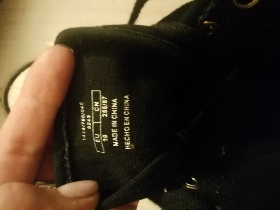 Teniși Bershka, marime 39