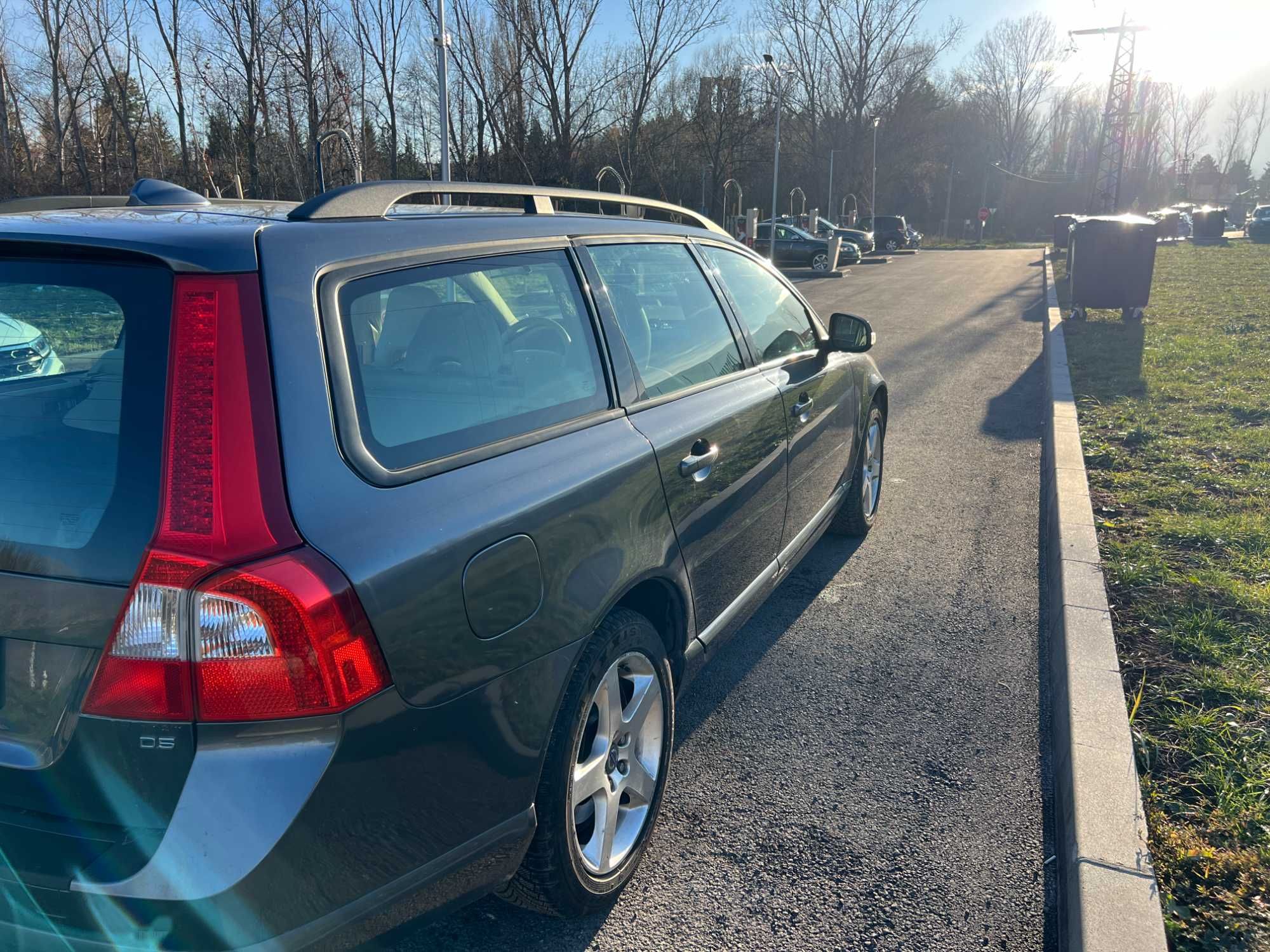 Volvo V70 + комплект летни гуми
